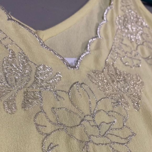 MAURICES Yellow & Silver Embroidered Metallic Scalloped Neckline Cami Size XS - Picture 4 of 14